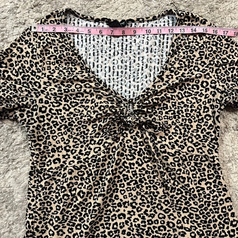 Leopard Print V Neck Women's Short Sleeve T Shirt Cutout Rue + - Picture 5 of 9